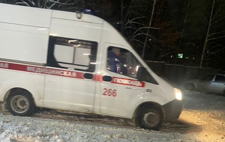 Младенец попал в больницу после обрезания на дому