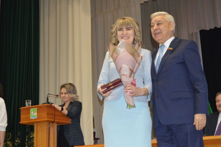 Василя Сафиуллина награждена медалью «За доблестный труд»