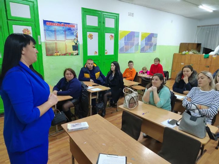 Сотрудники ГИБДД провели встречу с родителями школьников в школе №4