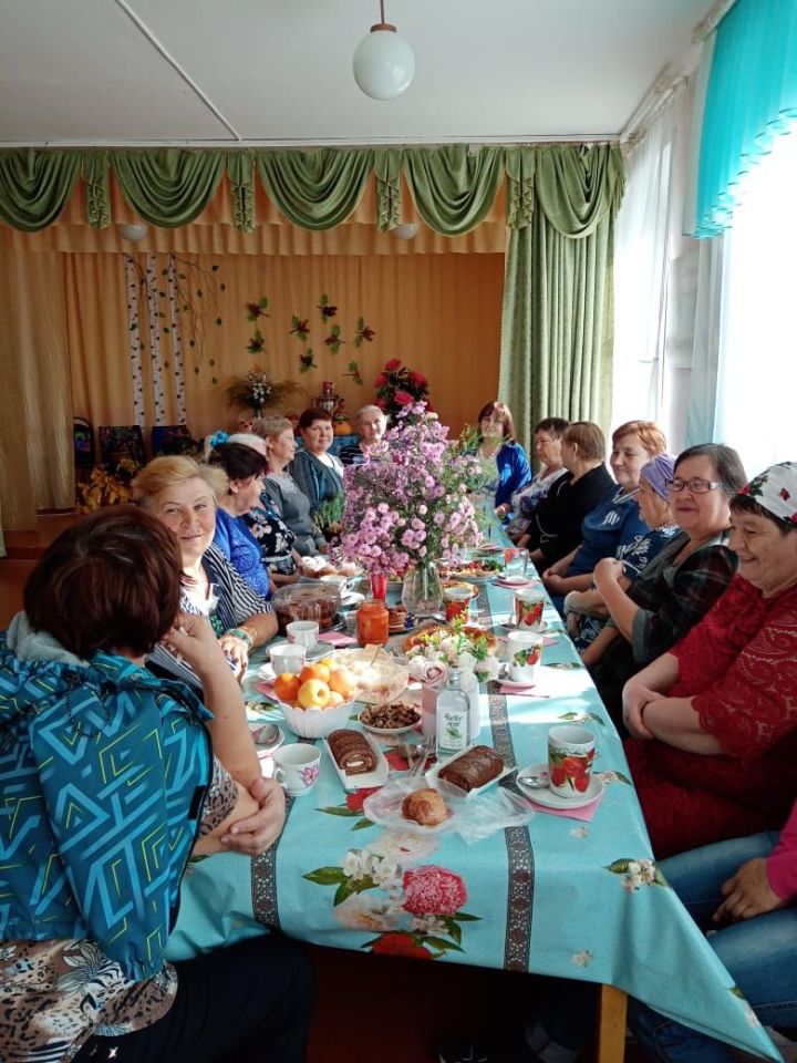 В Старой Чекалде отпраздновали День пожилого человека