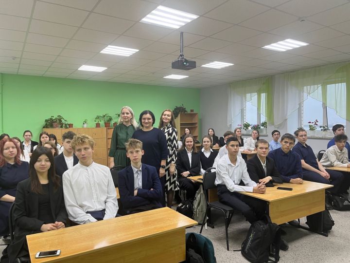 В школе №3 прошел урок Цифры с участием Эльвиры Ахметовой