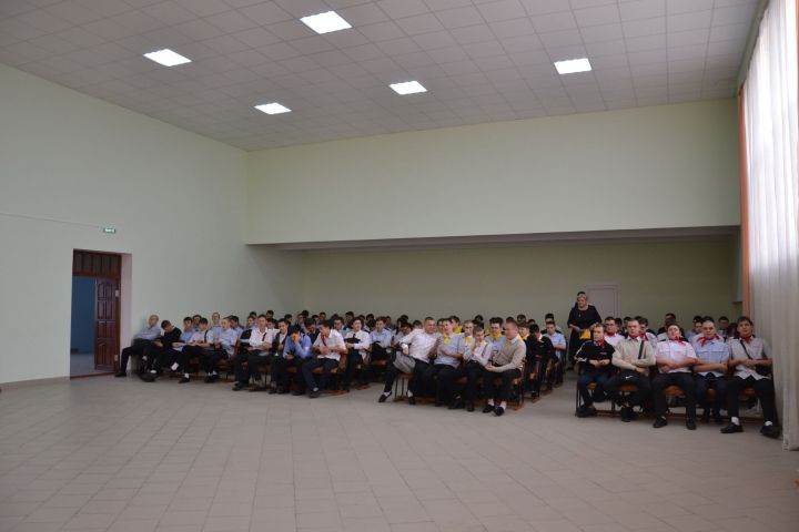 В Агрызе первокурсников торжественно посвятили в студенты