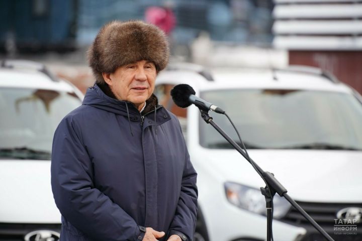 Агрызский район получил в подарок новый автомобиль