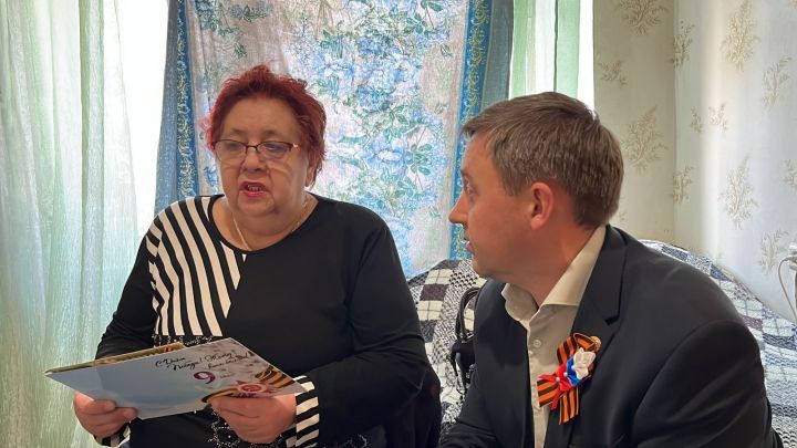 Руководство района навестило ветеранов войны в Агрызе