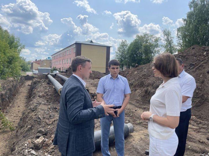 Альфия Когогина назвала «внушительным» масштаб реконструкций и капитальных ремонтов в Агрызе