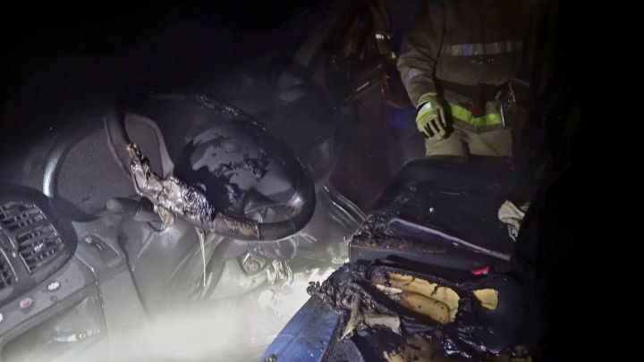 Недалеко от Агрыза на трассе загорелся автомобиль
