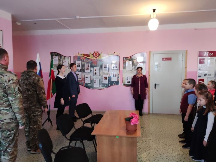 Участники СВО встретились с учащимися Сарсак-Омгинского лицея