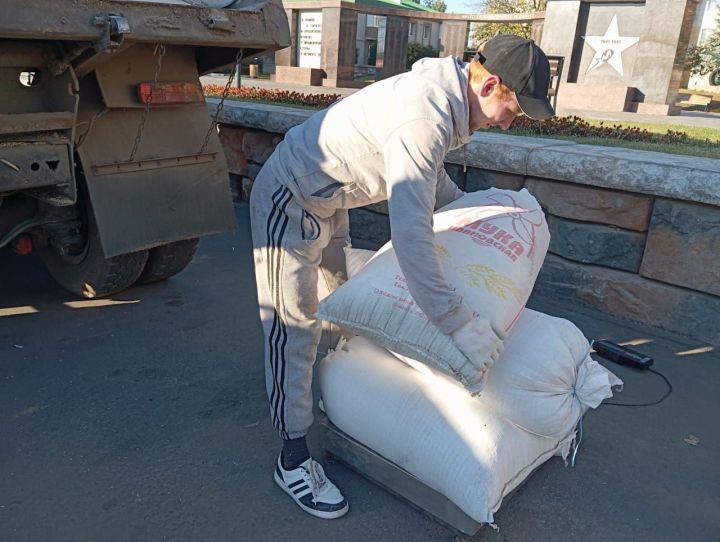 Бүген Әгерҗедә көзге ярминкә узды