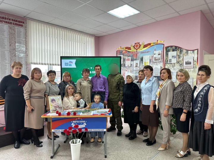 В Агрызском районе состоялось торжественное открытие «Парты Героя»