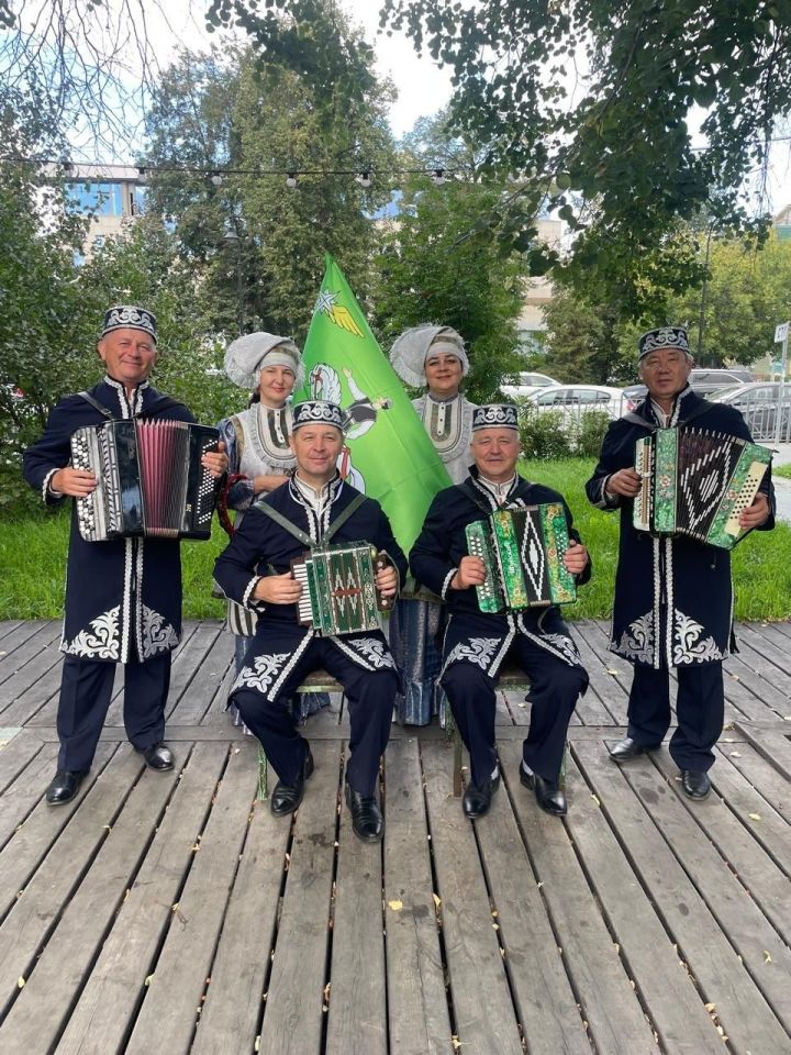 “Көмеш телле гармун” халык ансамбле - беренче урында