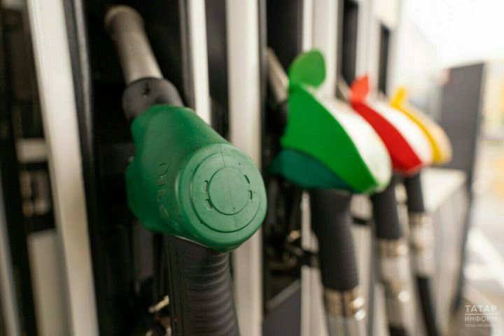 На АЗС и нефтебазах Татарстана проверят качество топлива