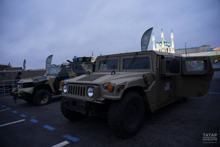 За три дня выставку подбитой техники НАТО посетили более 42 тыс. человек