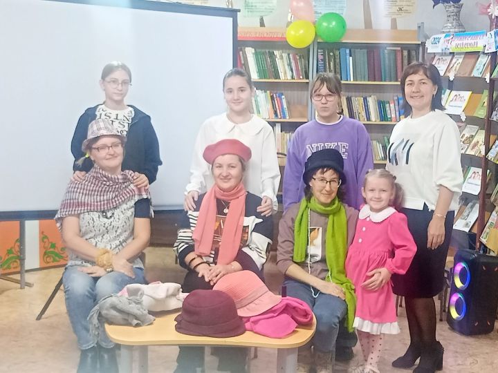 В День мам в центральной детской библиотеке прошёл литературно-музыкальный вечер «Мамин день календаря»