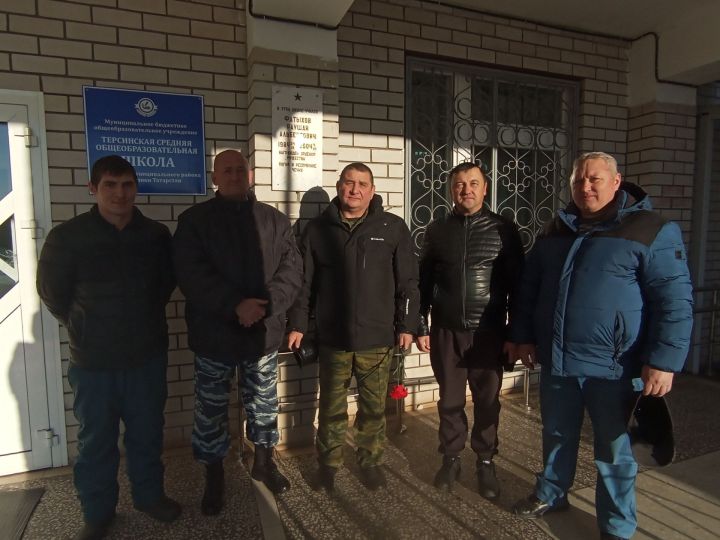 Тирсә мәктәбендә Илнур Нуриманов, Илнур Миннәхмәтов, Әлфинат Вәлиев истәлегенә Герой партасы ачылды