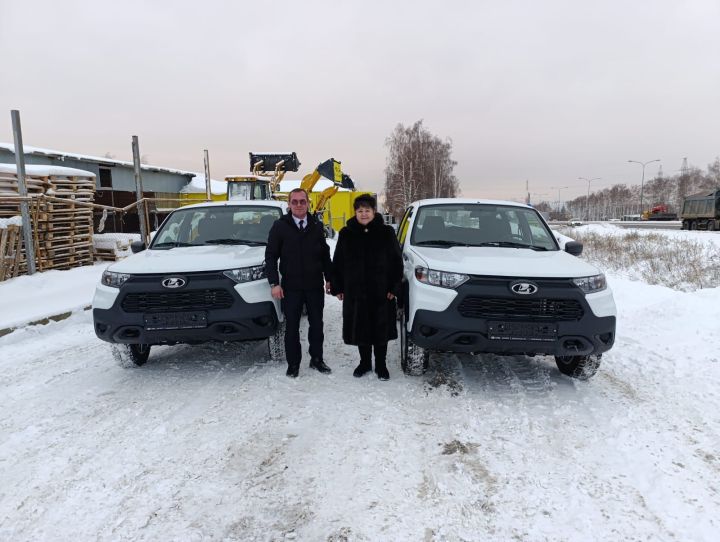 Авыл җирлекләре Советларына – машиналар