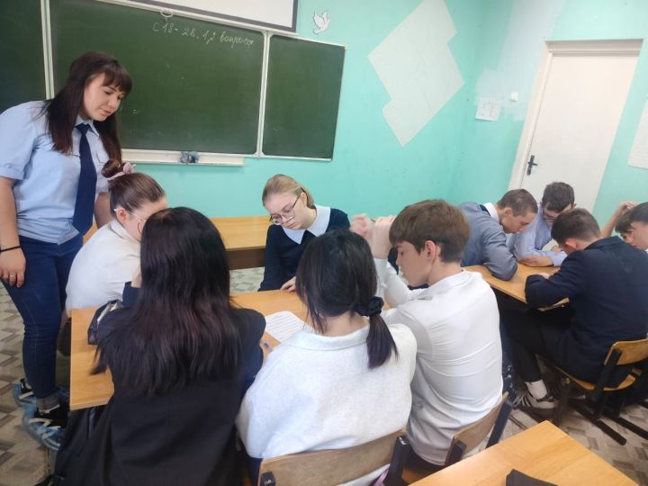 В рамках ОПМ «Зимние каникулы» учащимся школы №3 напомнили правила безопасного поведения на дороге