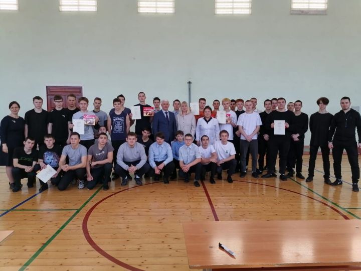 Студенты Агрыза соревновались в конкурсе «А ну-ка, парни!»