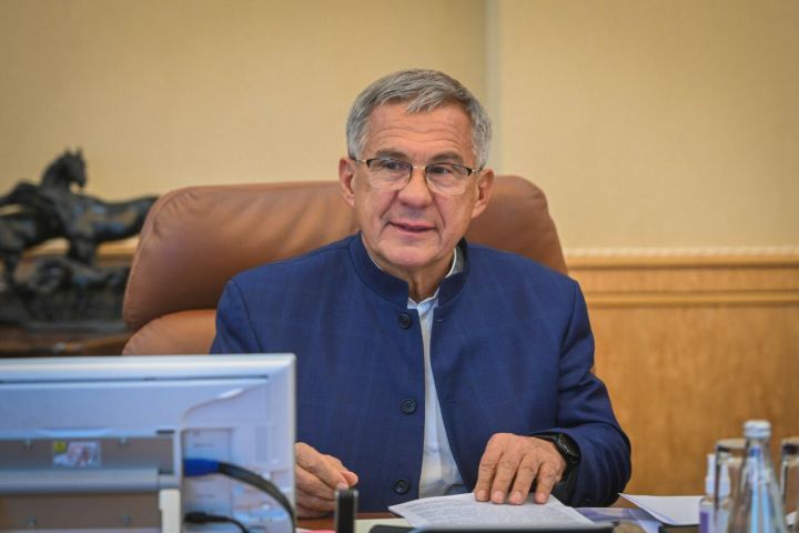 Минниханов поздравил жителей РТ с 23 Февраля