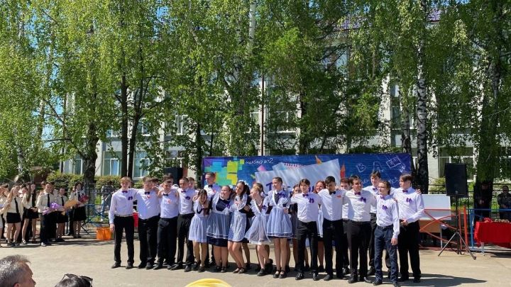 Глава района Ленар Нургаянов пожелал удачи выпускникам на ЕГЭ по математике