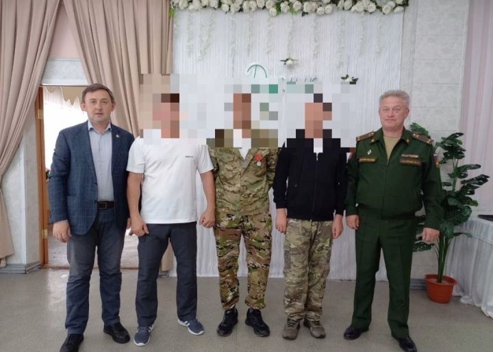 Глава Агрызского района Ленар Нургаянов встретился с участниками СВО