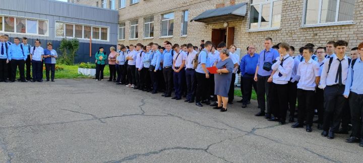 Для студентов в Агрызе провели учебную эвакуацию