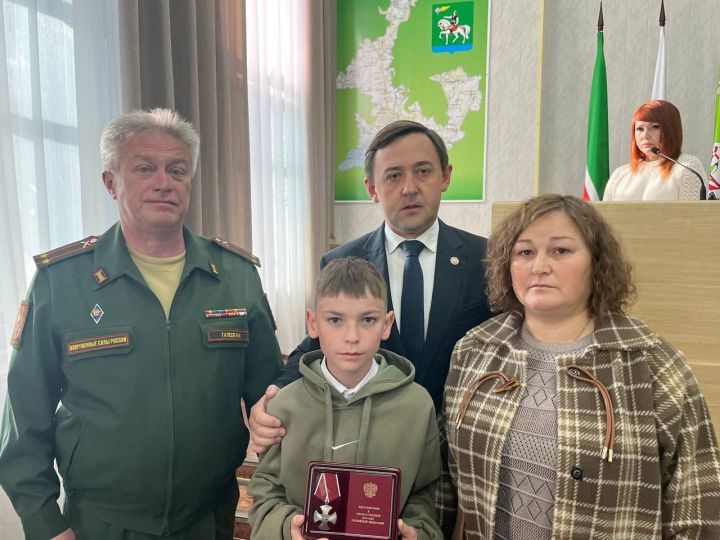 В Агрызе вручены ордена Мужества семьям погибших участников СВО