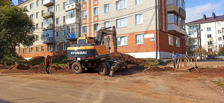 Заместитель руководителя исполкома Рустем Латыпов: Агрыз станет одним из первых районов республики, где 100% решится проблема с тепловыми сетями