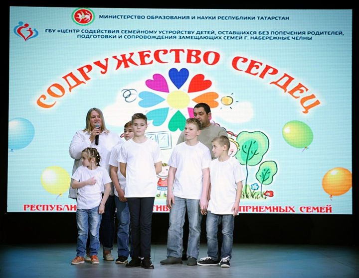 Семья с 18 детьми расскажет о своих традициях и секретах воспитания в прямом эфире