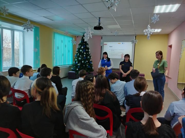 В подростковом клубе «Ровесник» повторили правила дорожного движения