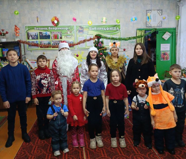 В Иж-Бобье прошла игровая мозаика под названием «Когда приходят чудеса»