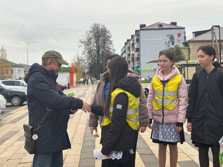 В Агрызе провели акцию «Каникулы.Дорога.Дети» для безопасности школьников
