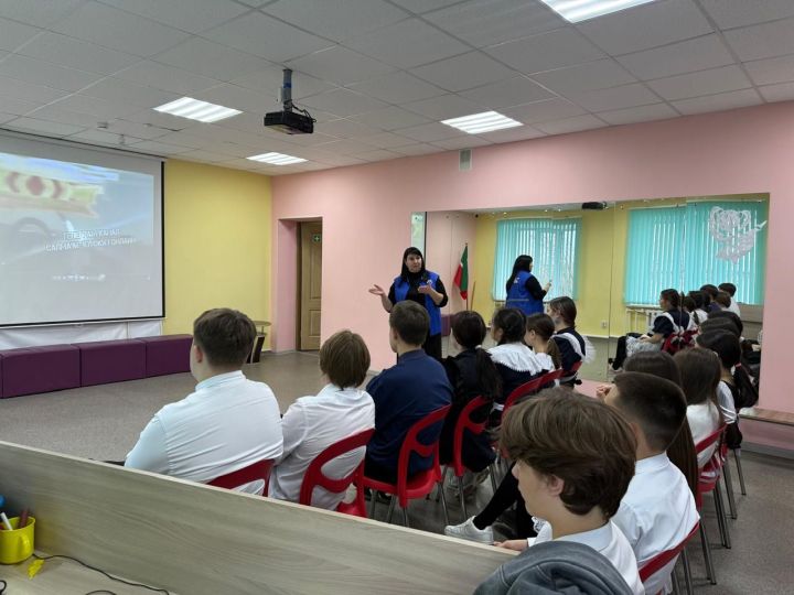 Профилактическая беседа «Безопасные каникулы» прошла в подростковом клубе