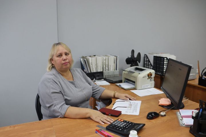 Начальник отдела заработной платы Централизованной бухгалтерии Наталия Гадршина: «В любое время разбуди – я по своим цифрам все скажу»