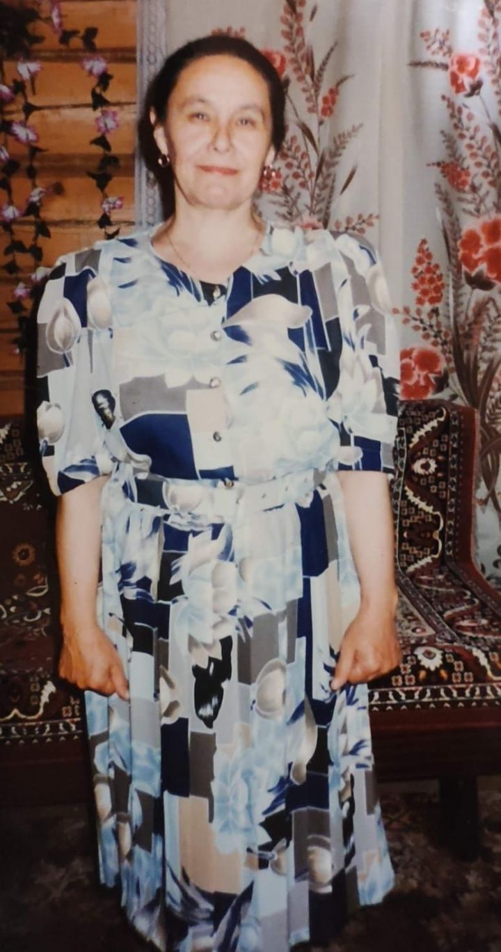 Гөлнур СИМАКОВА: Әниебез алдында мин бүген баш иям..