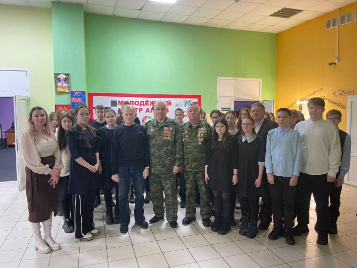 В Молодежном центре Агрыза почтили память жертв Афганской войны