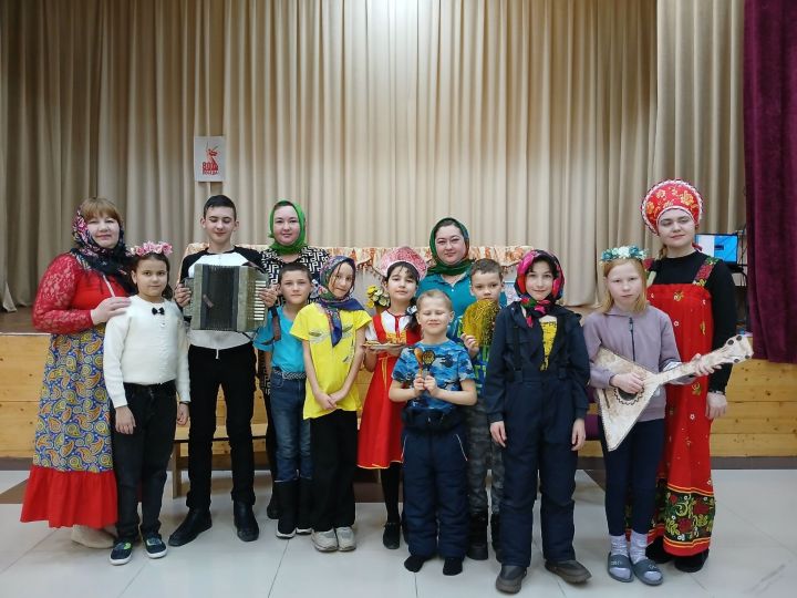 В ГДК имени Лябиба Айтуганова прошла зажигательная масленица для юных агрызцев
