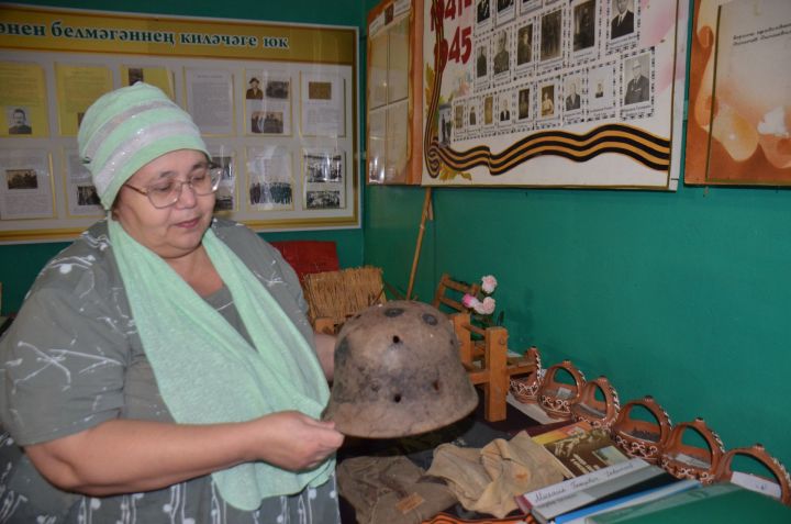 Тәбәрле авылы музеенда Бөек Ватан сугышы экспонатларын кадерләп саклыйлар