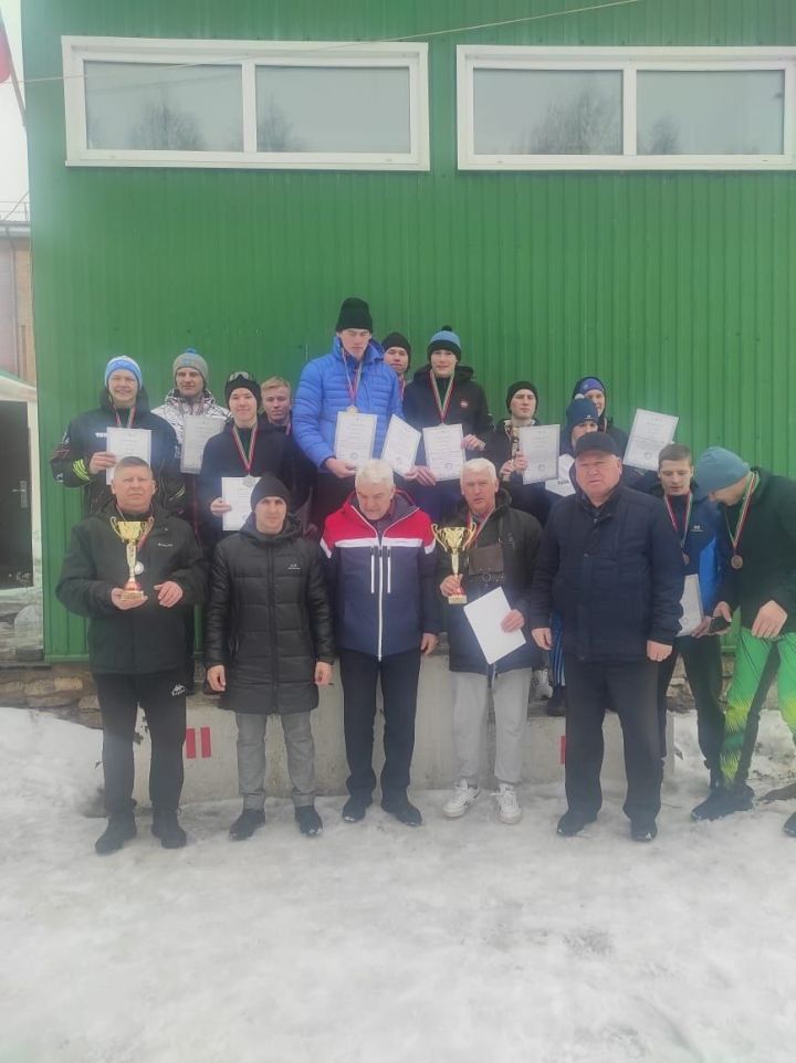 Лыжники Агрызского филиала Нижнекамского колледжа взяли весь пьедестал в Сарманово