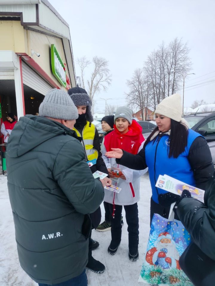 Стань заметней на дороге: в Агрызе прошла акция по безопасности