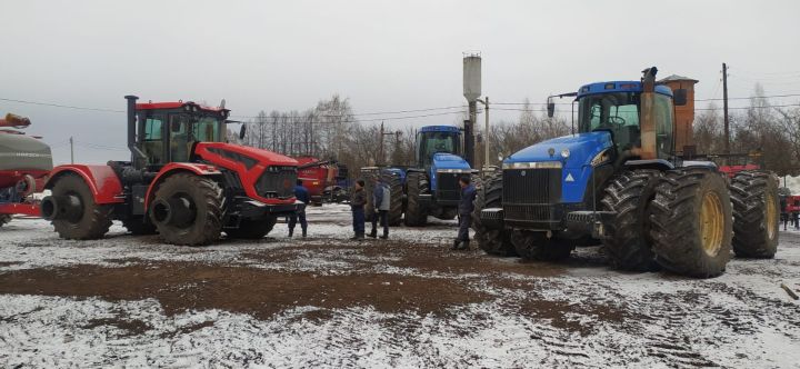 Әгерҗе районы хуҗалыкларында авыл хуҗалыгы техникасының хәзерлеге тикшерелде