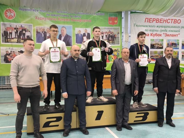 Ученик Кичкетанской школы занял 1-е место на Первенстве Тюлячинского района по армрестлингу
