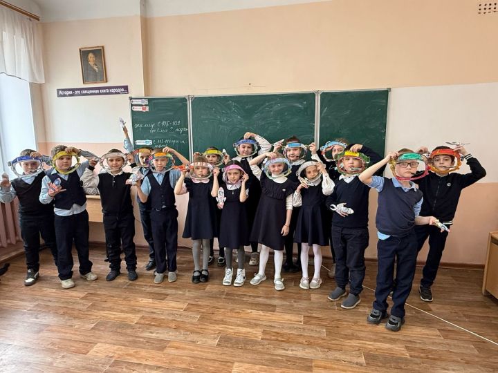В Агрызе юные мечтатели создали свои «Космические талисманы»