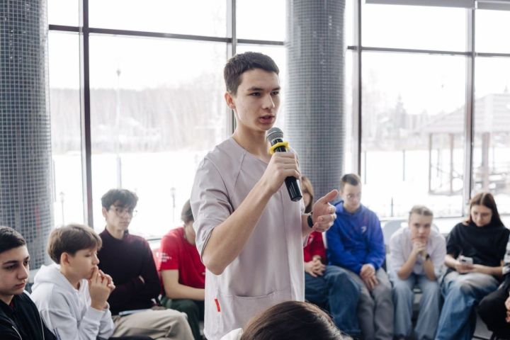 Как лидер «Движения Первых» Карим Замалеев покоряет историю, спорт и экран