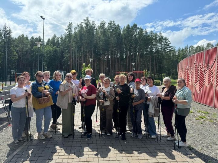 Врачи Агрызской ЦРБ вышли на фестиваль скандинавской ходьбы