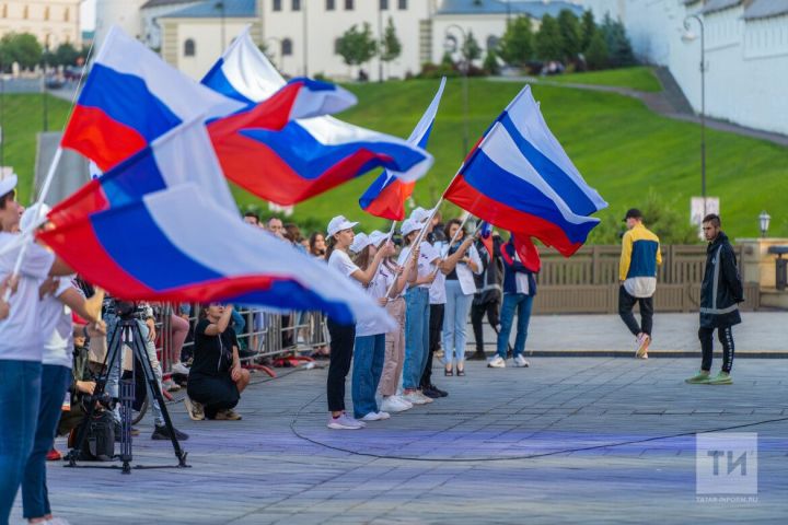 Татарстанда Россия көнен бәйрәм итү белән бәйле кыска эш атнасы башланды