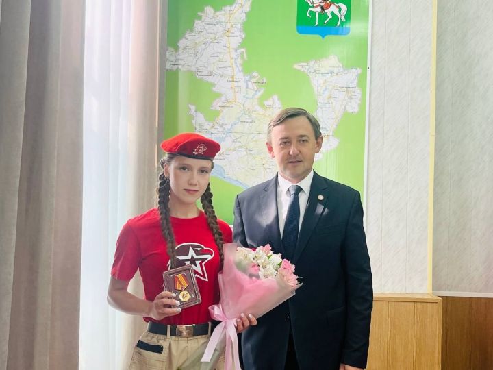 В администрации Агрызского района состоялась торжественная церемония награждения талантливых выпускников