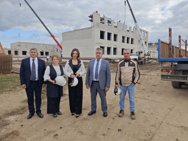 Альфия Когогина провела мониторинг строительства и капитального ремонта объектов Народной программы в Агрызском районе