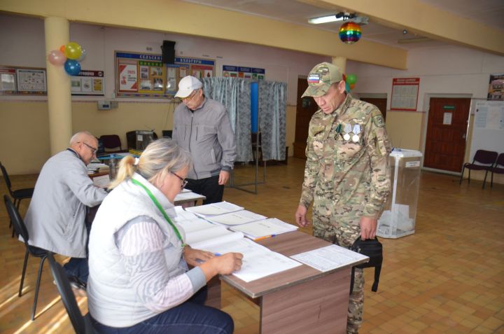 Участник специальной военной операции Егор Михеев проголосовал за мир