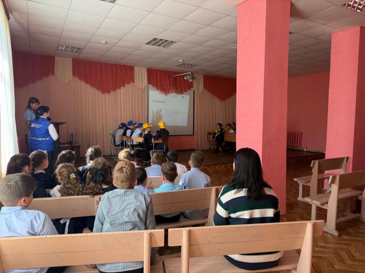 Азбука дорожного движения: гимназисты Агрыза доказали, что правила знают на «отлично»