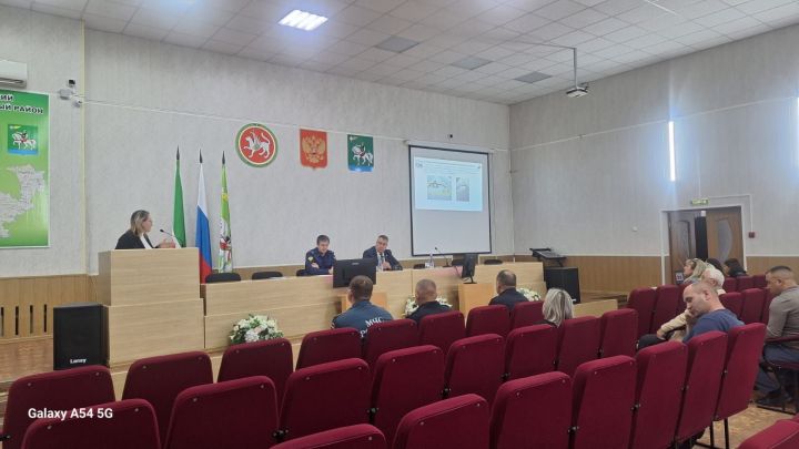 В Агрызе состоялось расширенное заседание комиссии по обеспечению безопасности дорожного движения
